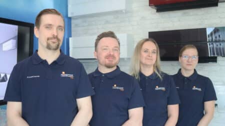 Työntekijöitä myymälässä. KylmäCenter Oy.